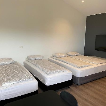 4 Person Room With Private Entrance And Bathroom 凯夫拉维克 外观 照片